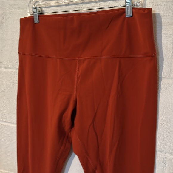 Lululemon Wunder Train High-Rise Tight 25"
Aztec Brick size 18 - Picture 6 of 11